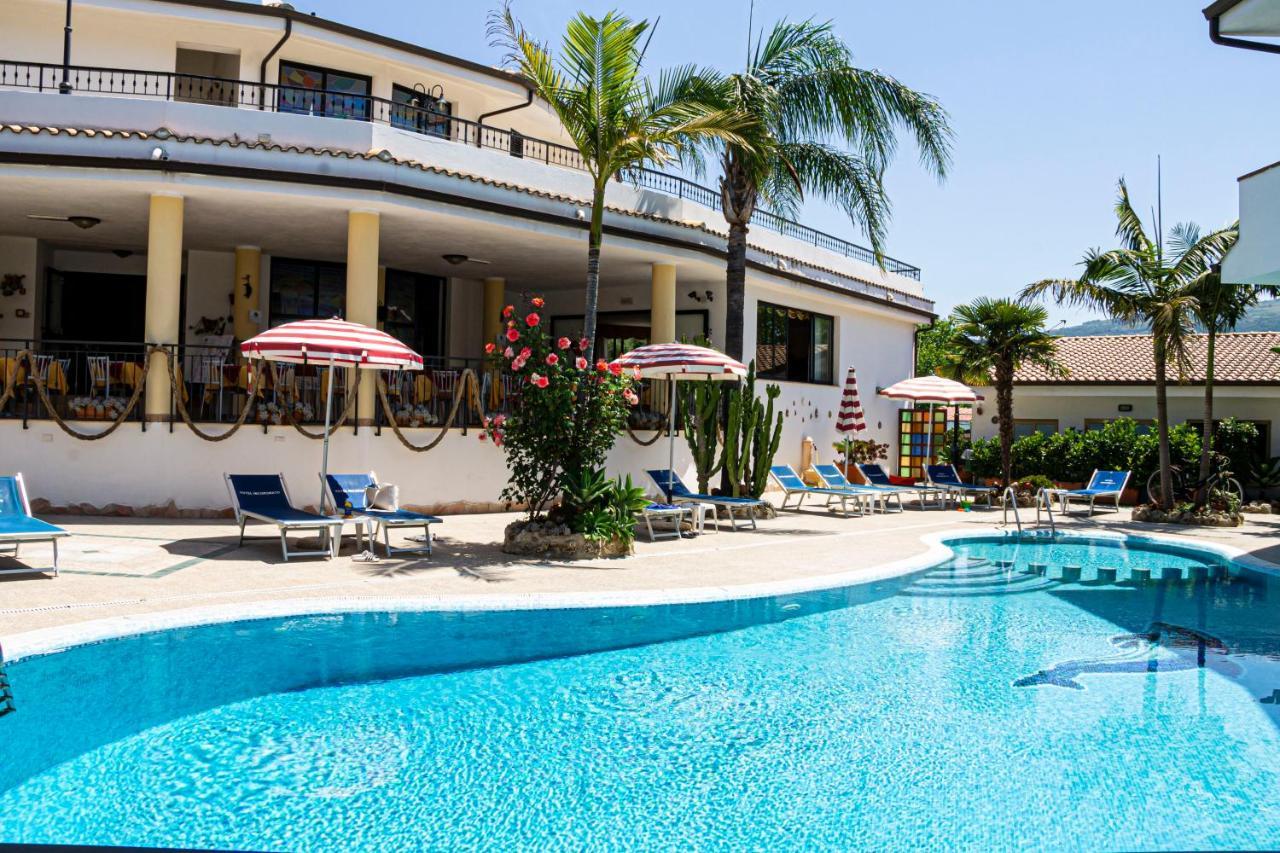 Hotel L'Ancora Capo Vaticano Exterior photo